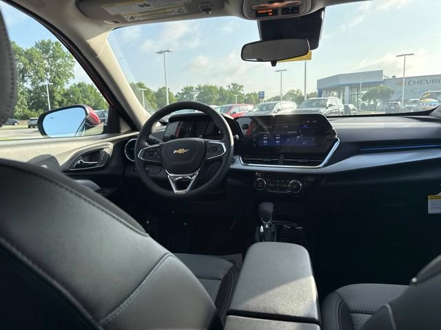 New 2026 Chevrolet Trax LT w/ Driver Confidence Package FWD image 28