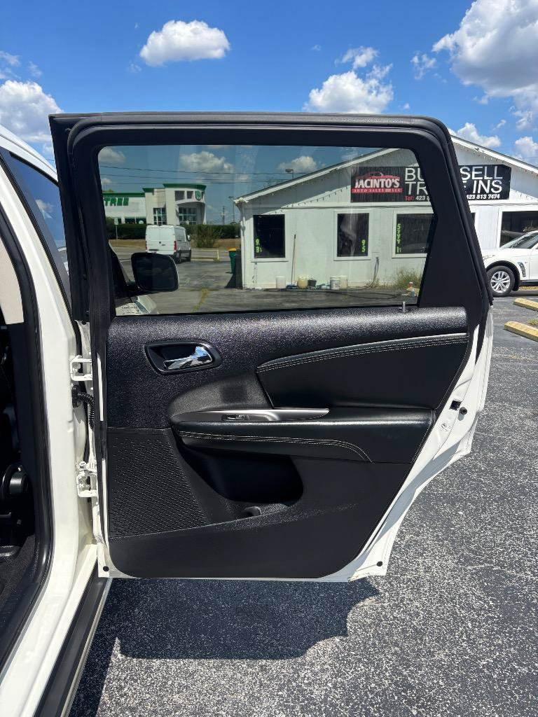 Used 2015 Dodge Journey Crossroad w/ Flexible Seating Group FWD image 31