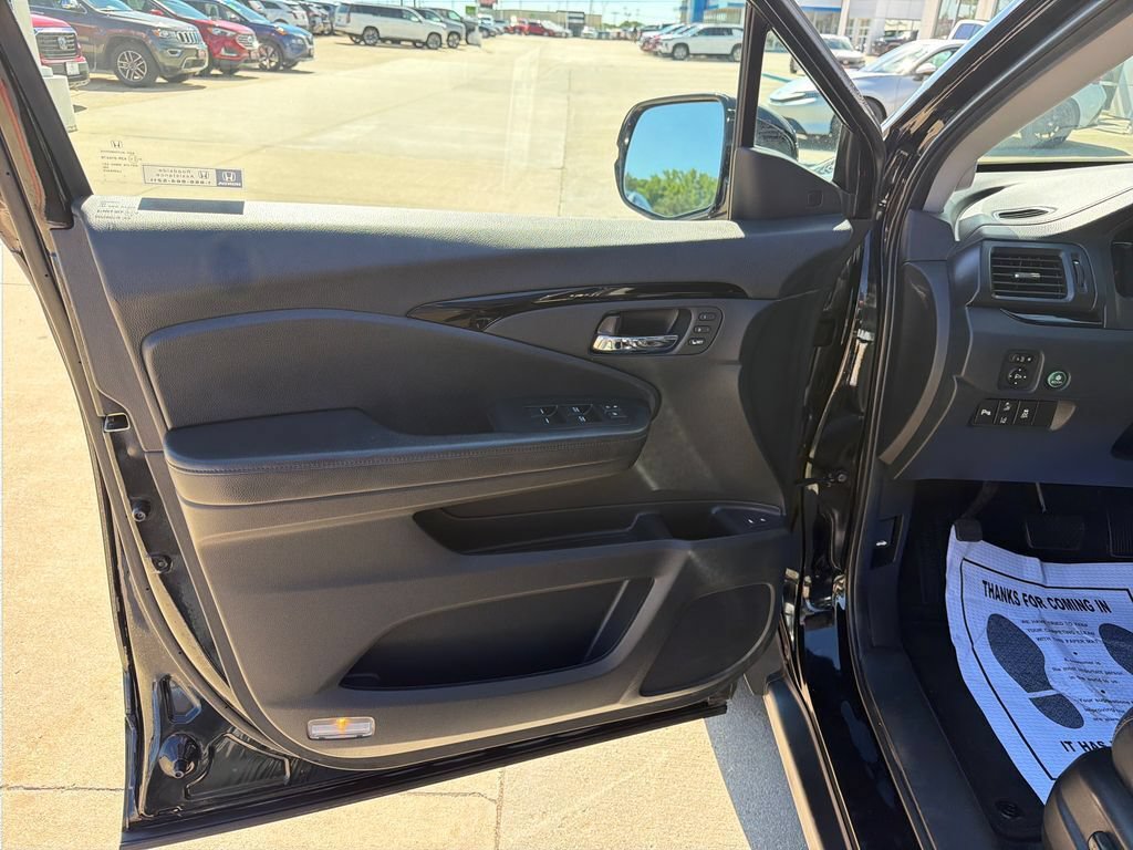 Certified 2020 Honda Pilot Touring image 12