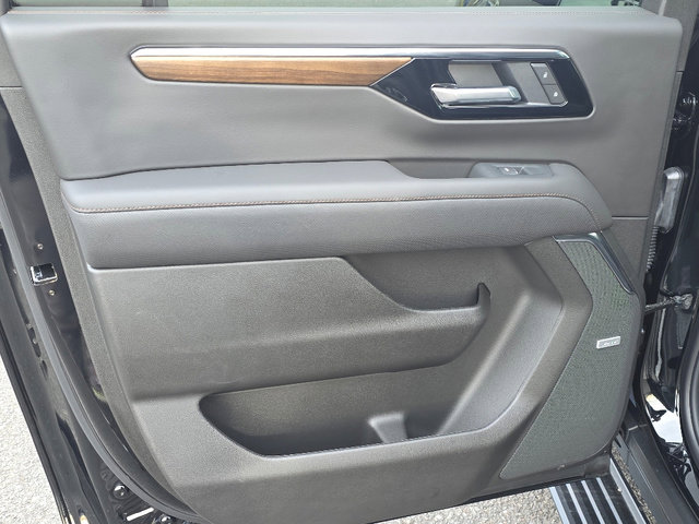 Certified 2026 Chevrolet Suburban High Country image 29