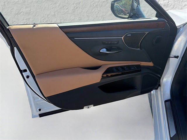 New 2025 Lexus ES 350 Ultra Luxury image 21