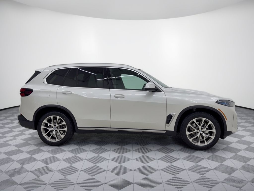 Used 2024 BMW X5 xDrive40i w/ Premium Package AWD/4WD image 8