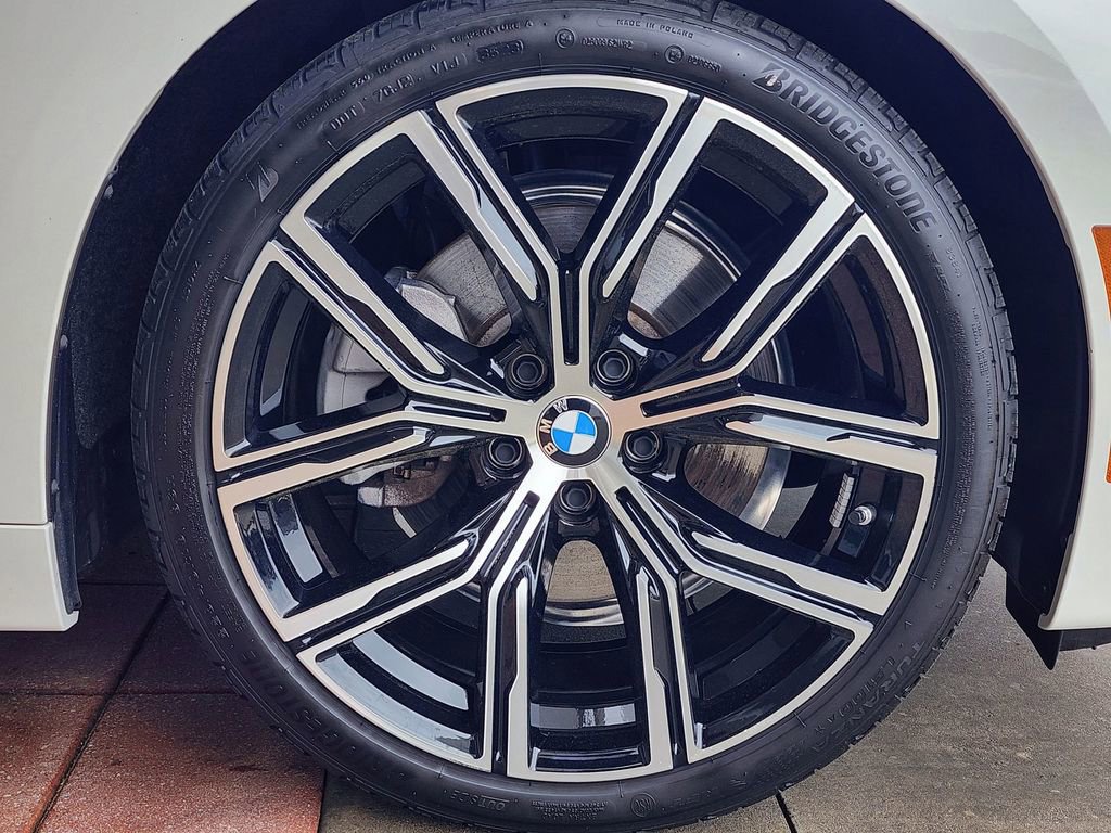 Used 2024 BMW 230i Coupe w/ Convenience Package image 4