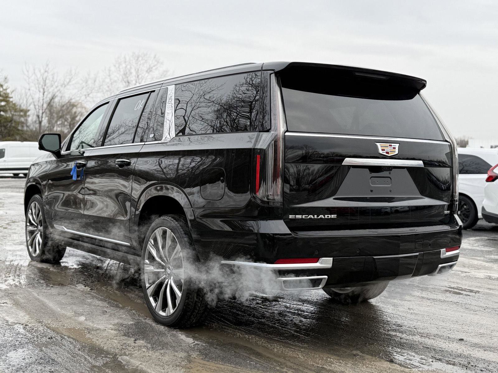 New 2026 Cadillac Escalade ESV Luxury image 7