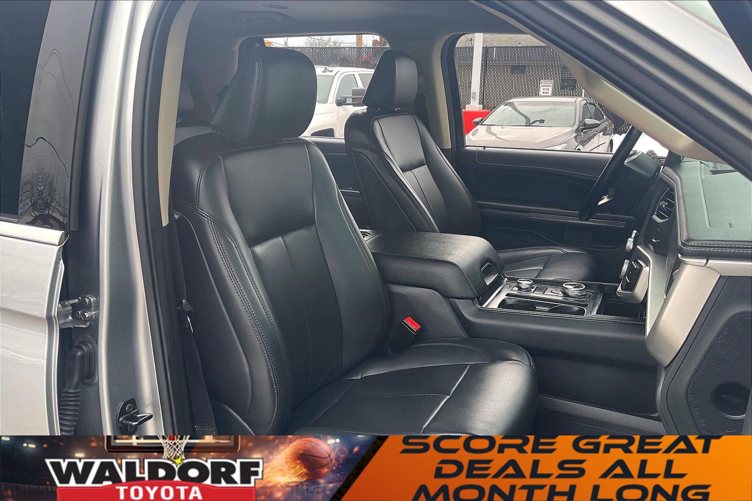 Used 2024 Ford Expedition XLT image 9