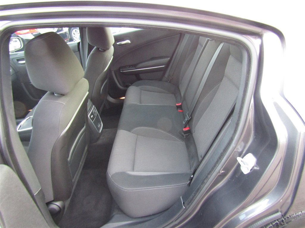 Used 2015 Dodge Charger SE w/ Sport Appearance Group image 21