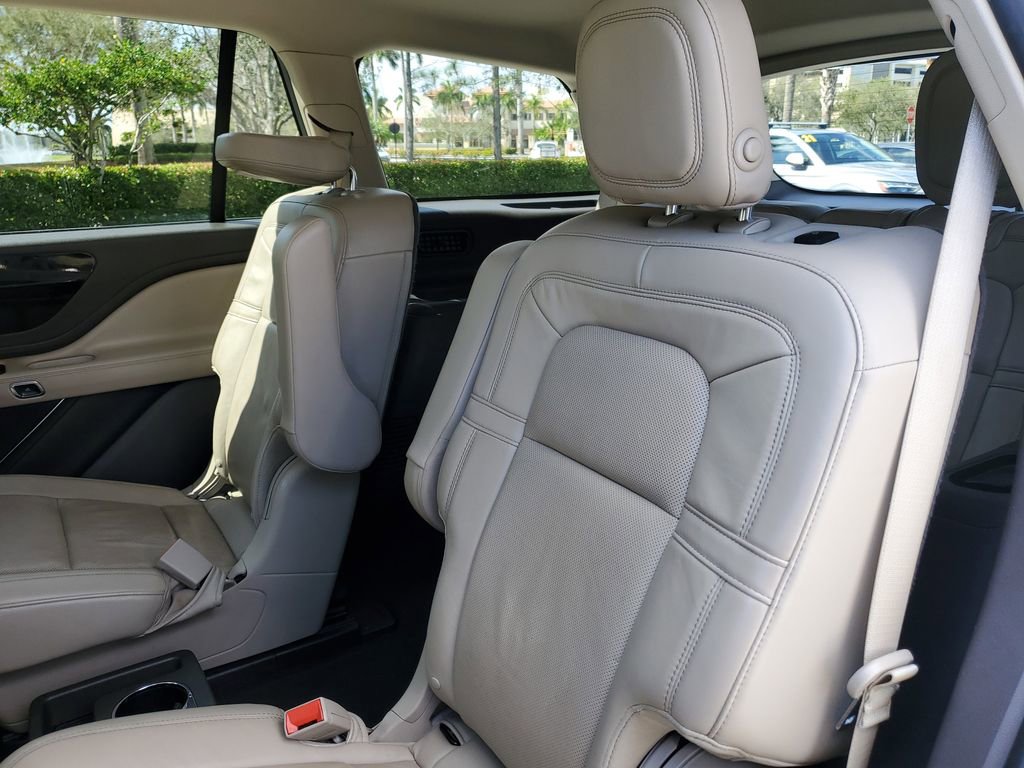 Used 2020 Lincoln Aviator Reserve RWD image 12