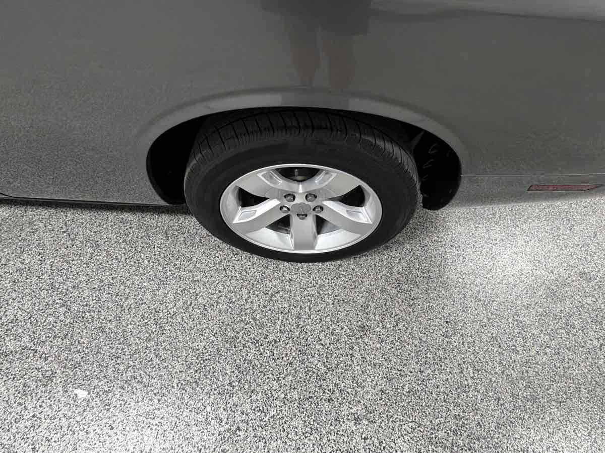 Used 2011 Dodge Challenger RWD image 37