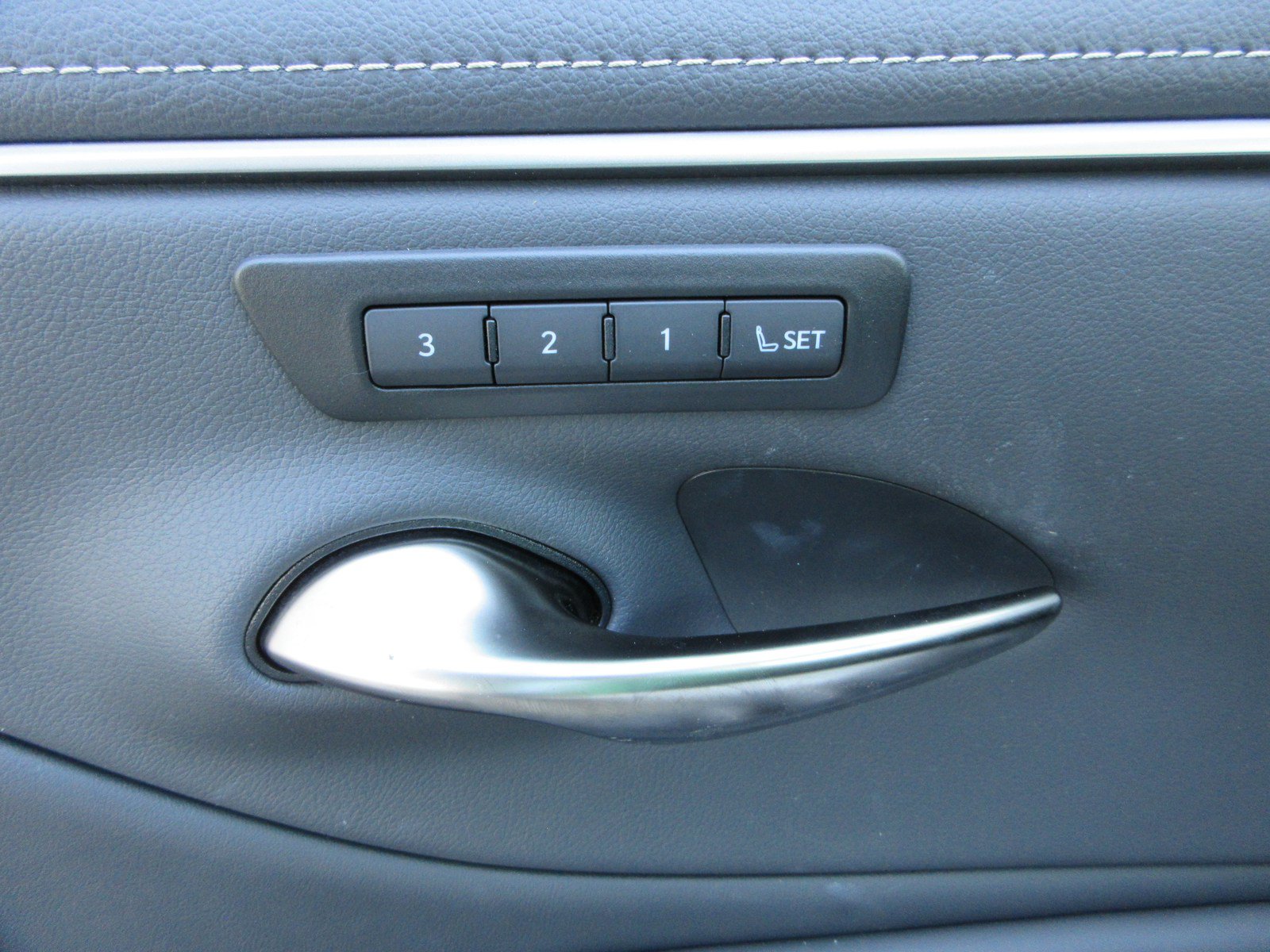Used 2025 Lexus ES 350 w/ Premium Package FWD image 27