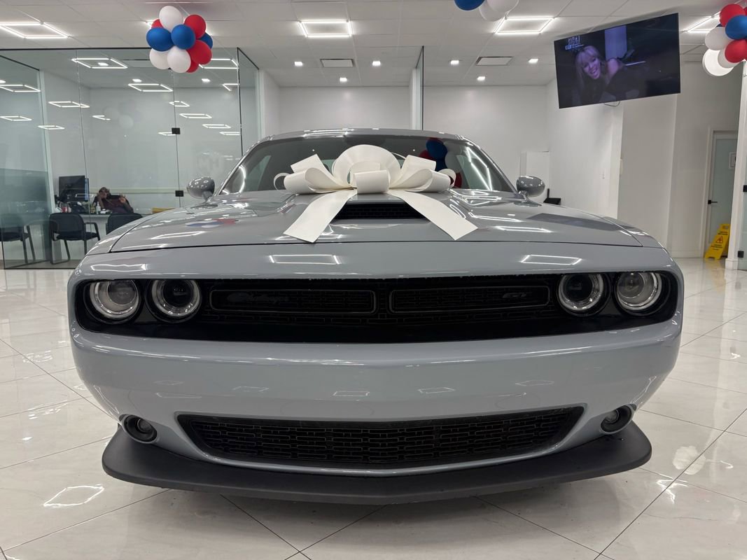 Used 2022 Dodge Challenger GT w/ Plus Package image 2