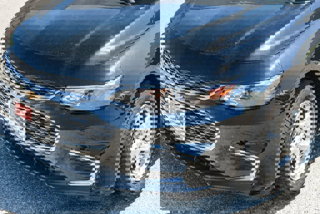 Used 2018 Chevrolet Malibu LS FWD image 5