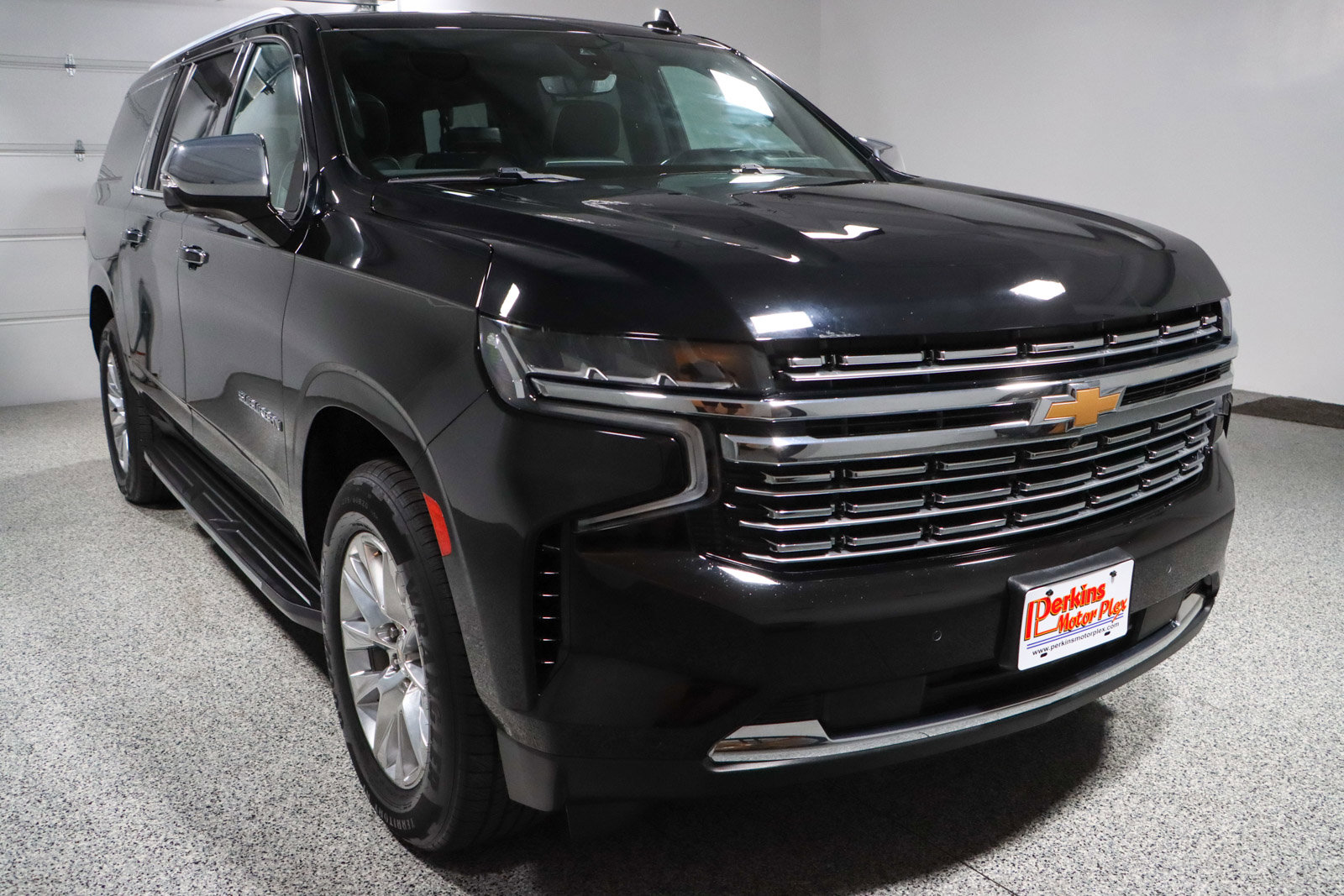 Used 2021 Chevrolet Suburban Premier w/ Premium Package image 5
