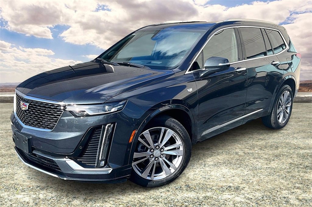 Used 2022 Cadillac XT6 Premium Luxury w/ Technology Package image 3