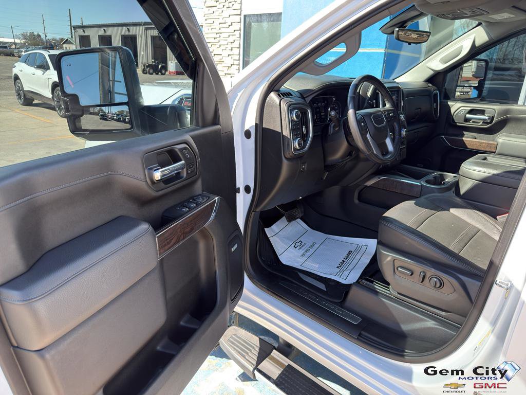 Used 2021 GMC Sierra 2500 Denali w/ Denali Ultimate Package AWD/4WD image 17