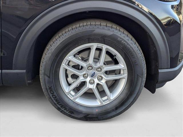 New 2025 Ford Explorer Active image 16