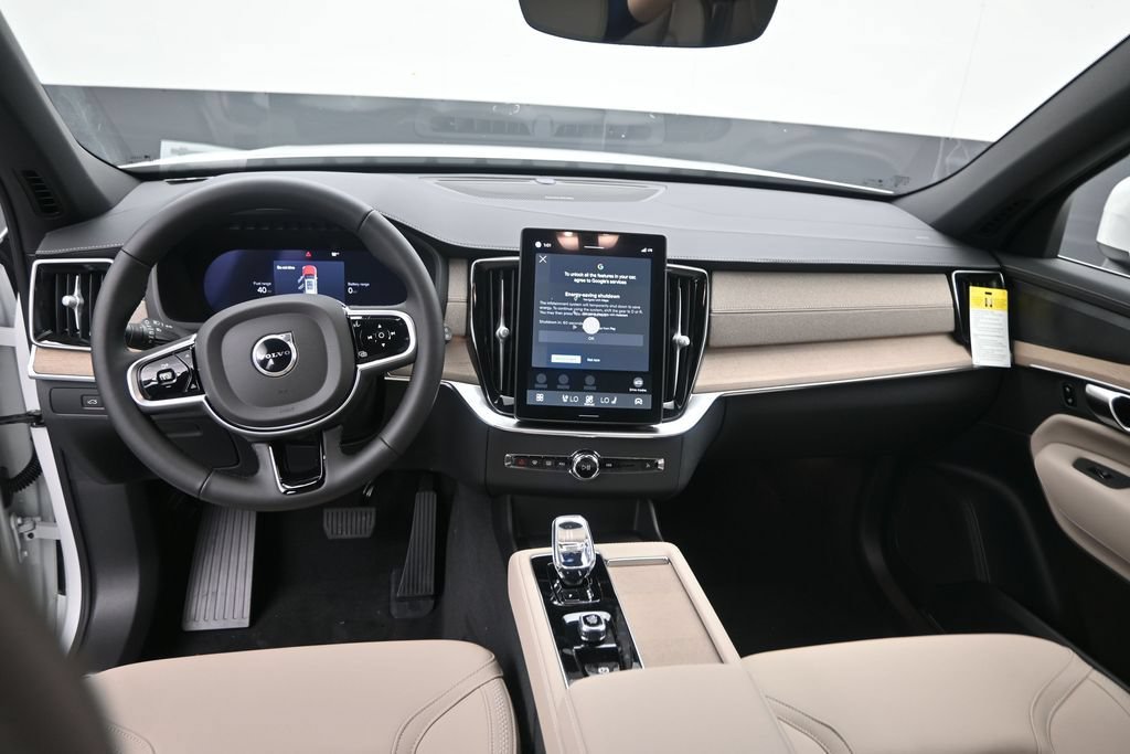 New 2026 Volvo XC90 T8 Plus w/ Protection Package Premier AWD/4WD image 12