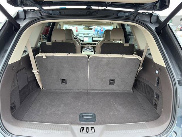 Used 2021 Lincoln Aviator Reserve w/ Equipment Group 202A image 12