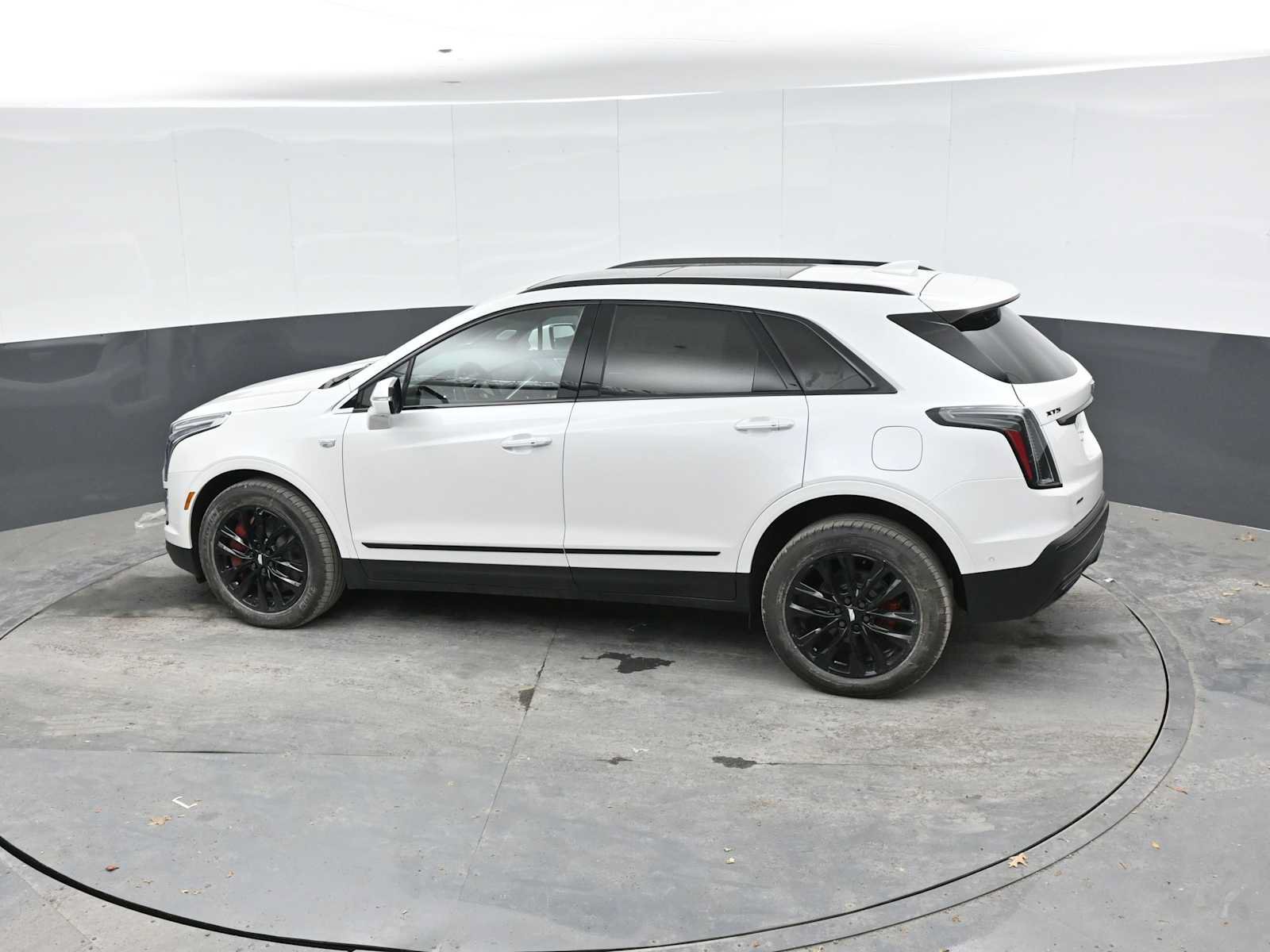 New 2026 Cadillac XT5 Sportv w/ LPO, Onyx Lite Package AWD/4WD image 28