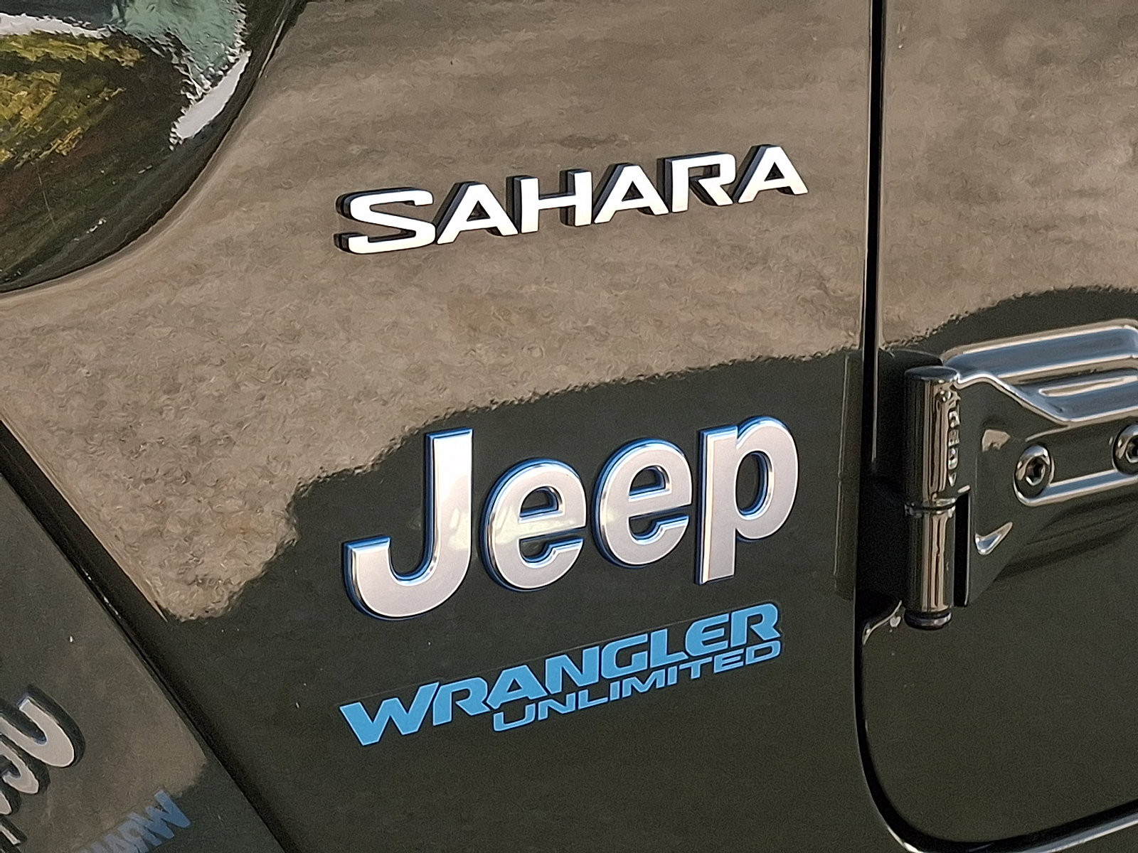 Used 2021 Jeep Wrangler Unlimited Sahara w/ Cold Weather Group image 32