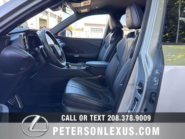 Used 2025 Lexus TX 500h AWD w/ Technology Package image 27