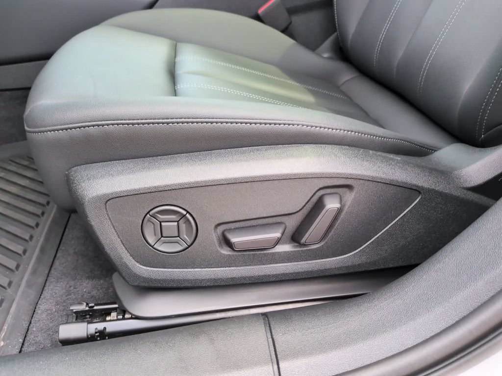 Used 2025 Audi A5 2.0T Premium Plus w/ Premium Plus AWD/4WD image 25