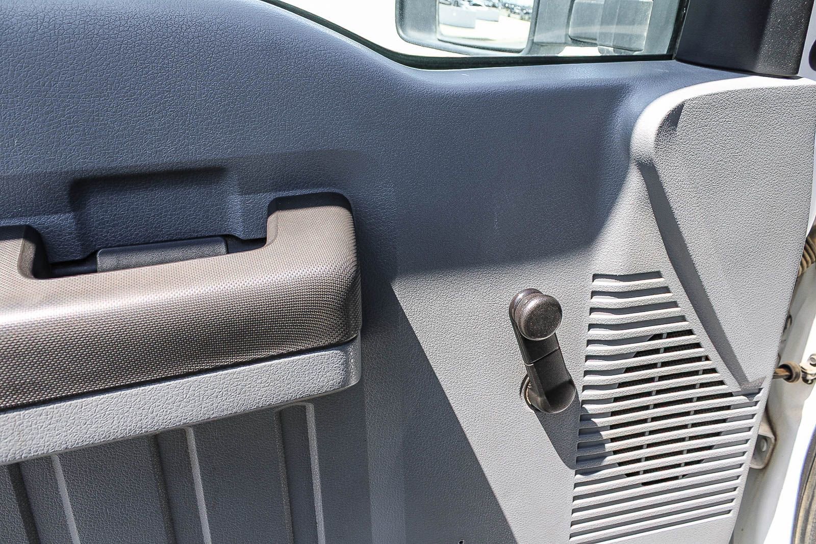 Used 2011 Ford F350 XL w/ Skid Plate Pkg image 19