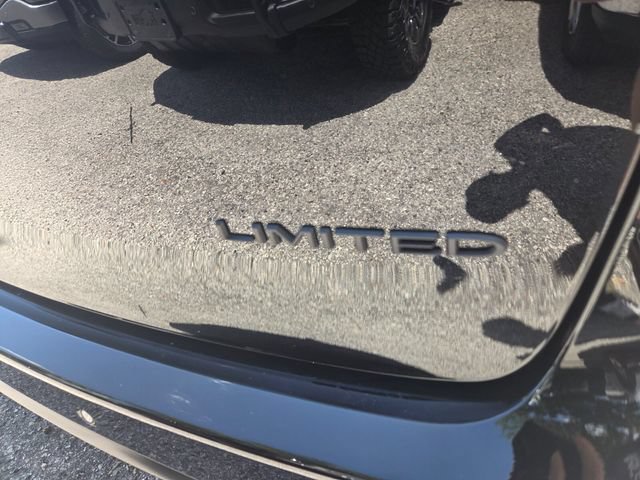 New 2027 Chrysler Pacifica Limited w/ S Appearance Package FWD image 11