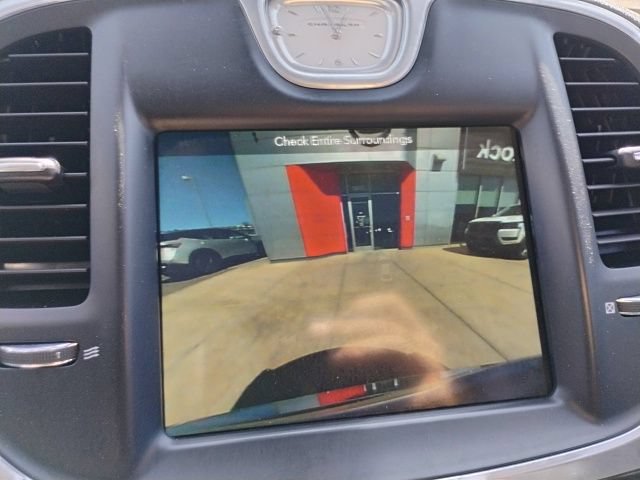 Used 2019 Chrysler 300 Limited w/ Safetytec Plus Group RWD image 27