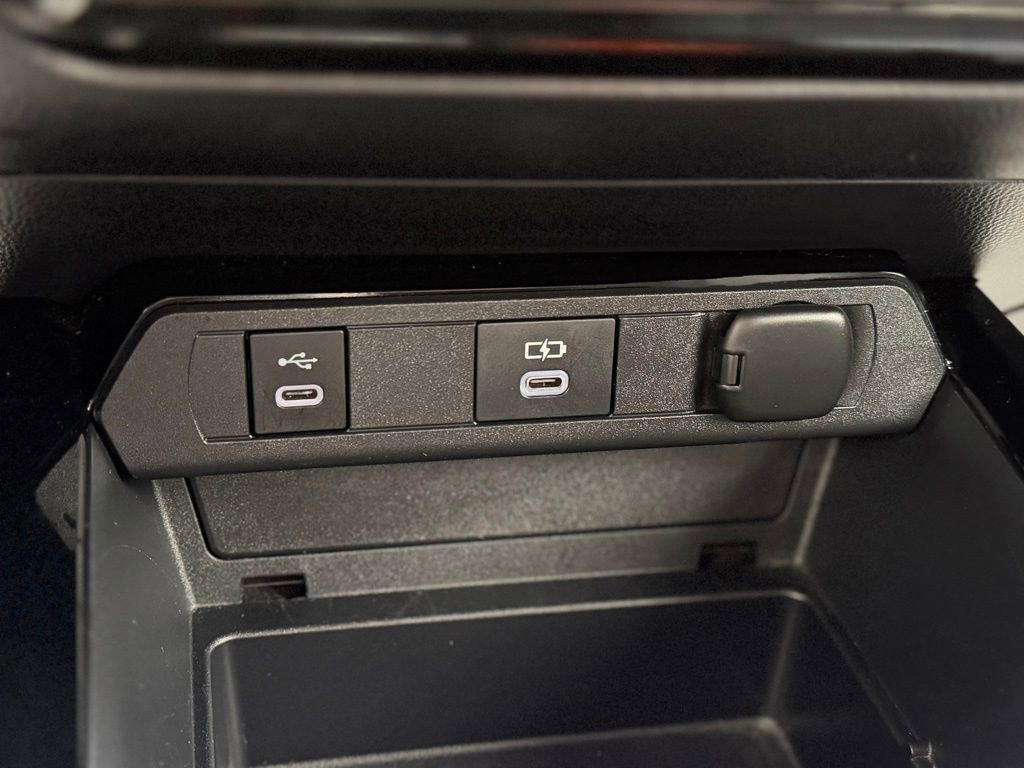 Used 2024 Toyota Prius LE image 15