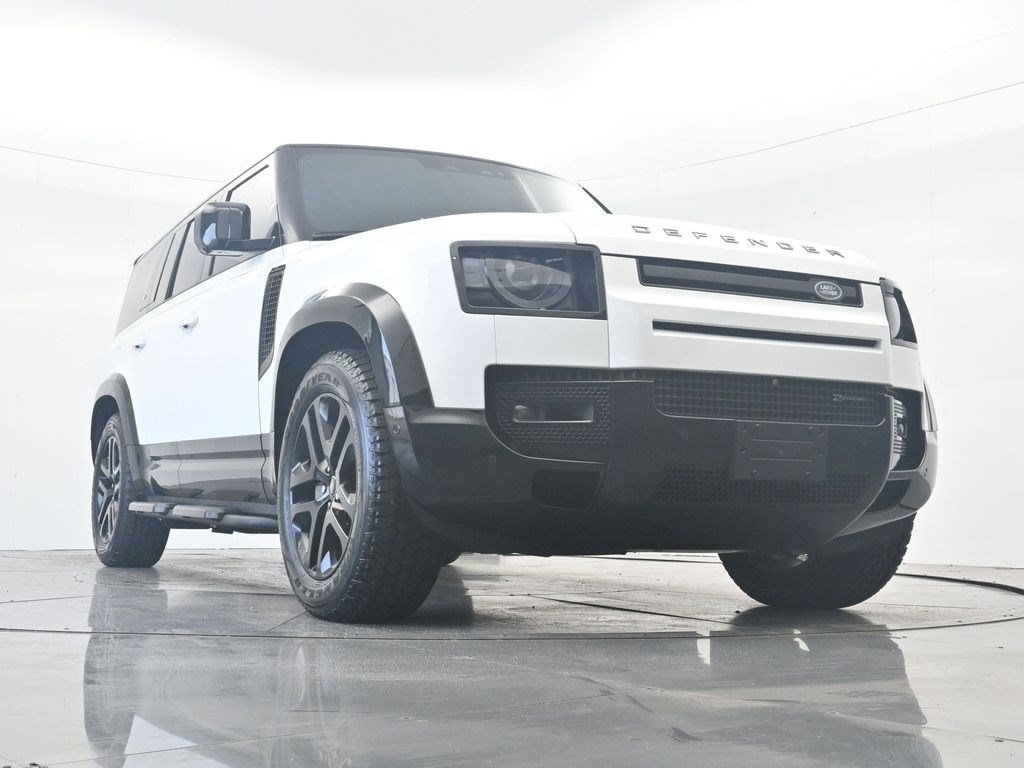 Used 2023 Land Rover Defender 130 X-Dynamic SE AWD/4WD image 27
