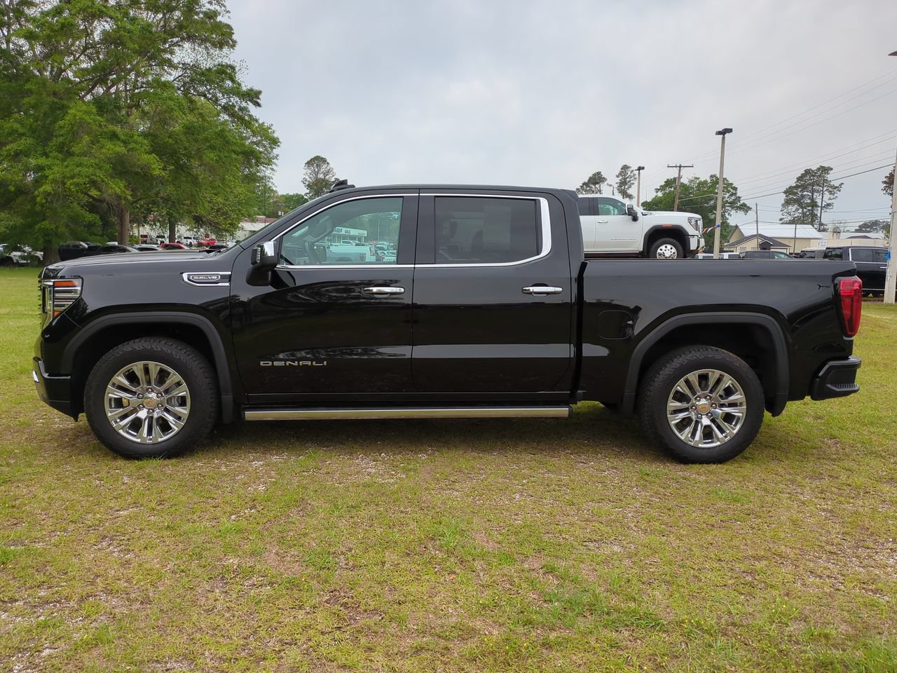 Used 2024 GMC Sierra 1500 Denali w/ Denali Reserve Package AWD/4WD image 7
