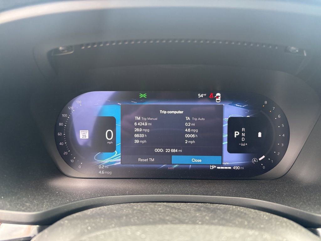 Used 2025 Volvo V60 B5 Cross Country Plus AWD/4WD image 18