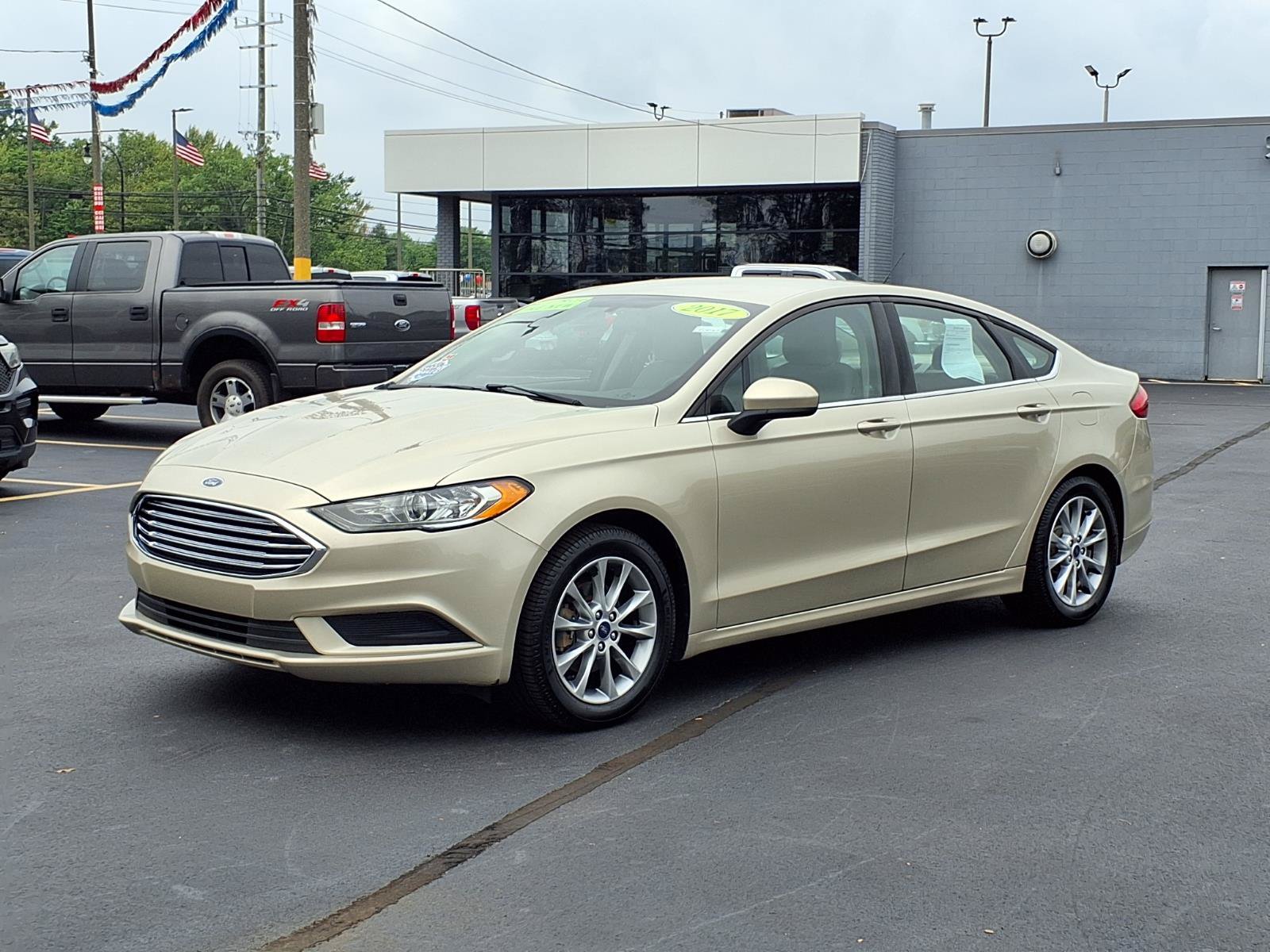 Used 2017 Ford Fusion SE w/ Fusion SE Technology Package