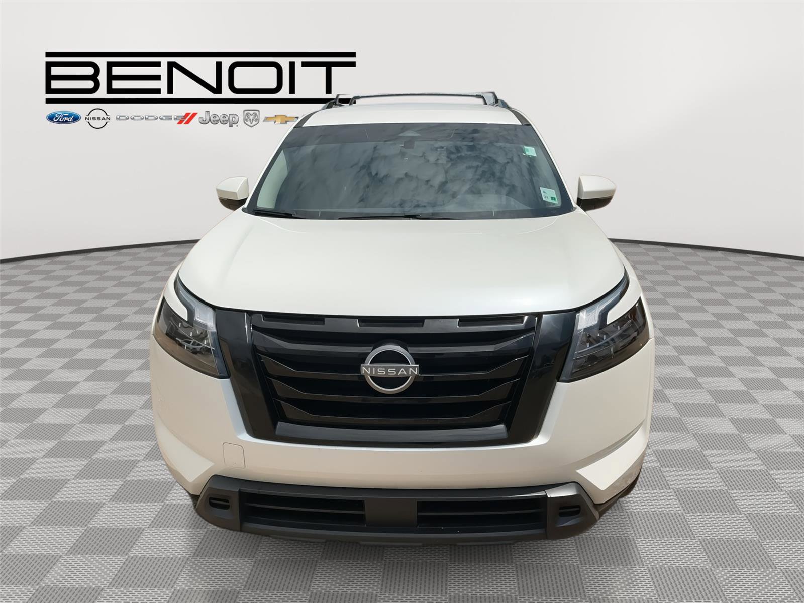 Used 2023 Nissan Pathfinder SV w/ Black Appearance Package FWD image 2