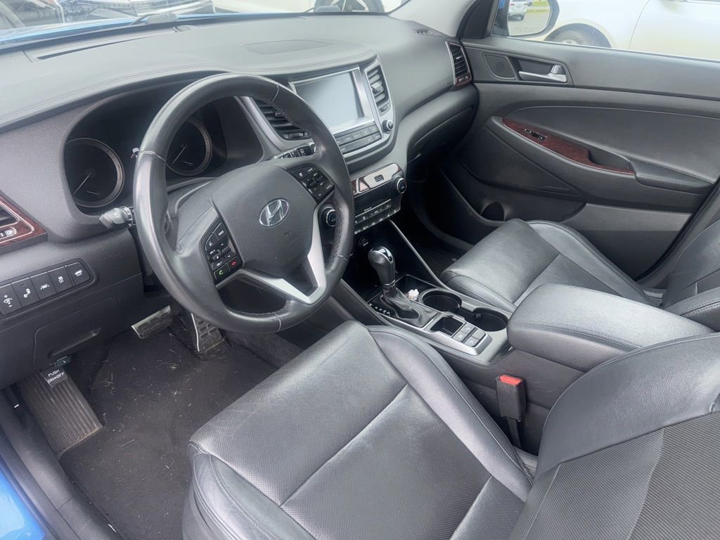 Used 2016 Hyundai Tucson Limited w/ Option Group 03 FWD image 8