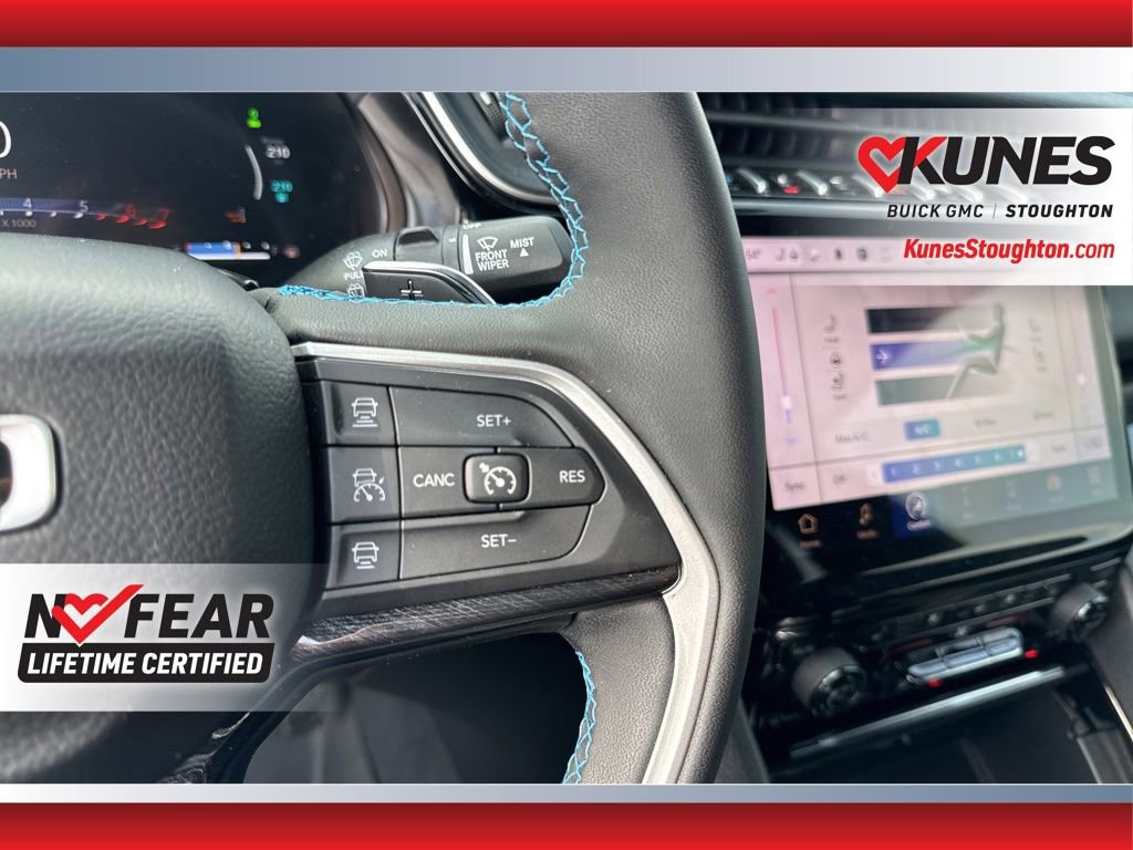 Used 2023 Jeep Grand Cherokee Trailhawk w/ Luxury Tech Group III image 29