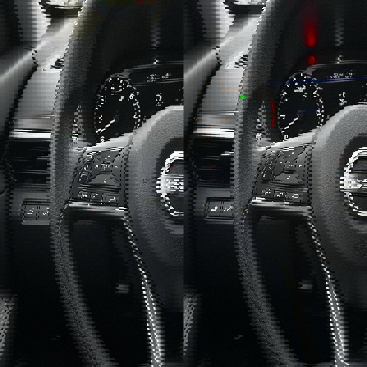 Used 2024 Nissan Altima 2.5 SV image 13