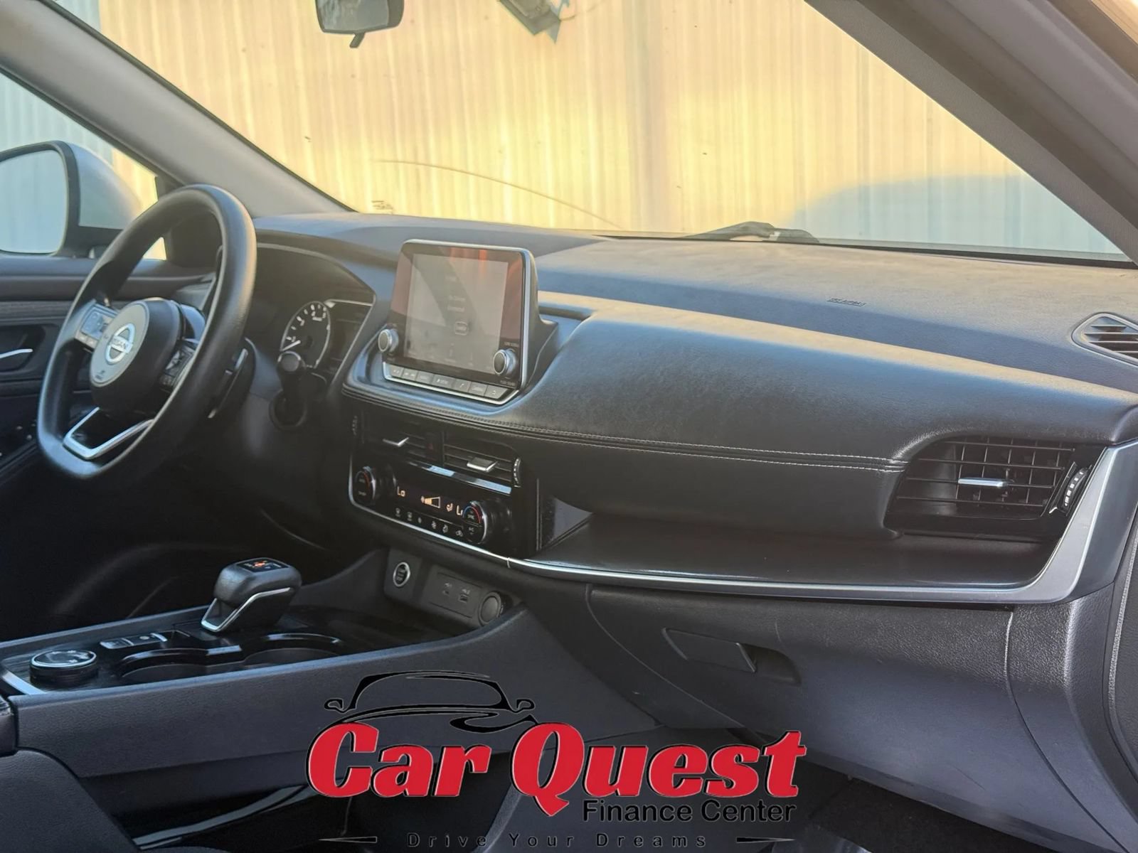 Used 2021 Nissan Rogue SV AWD/4WD image 18