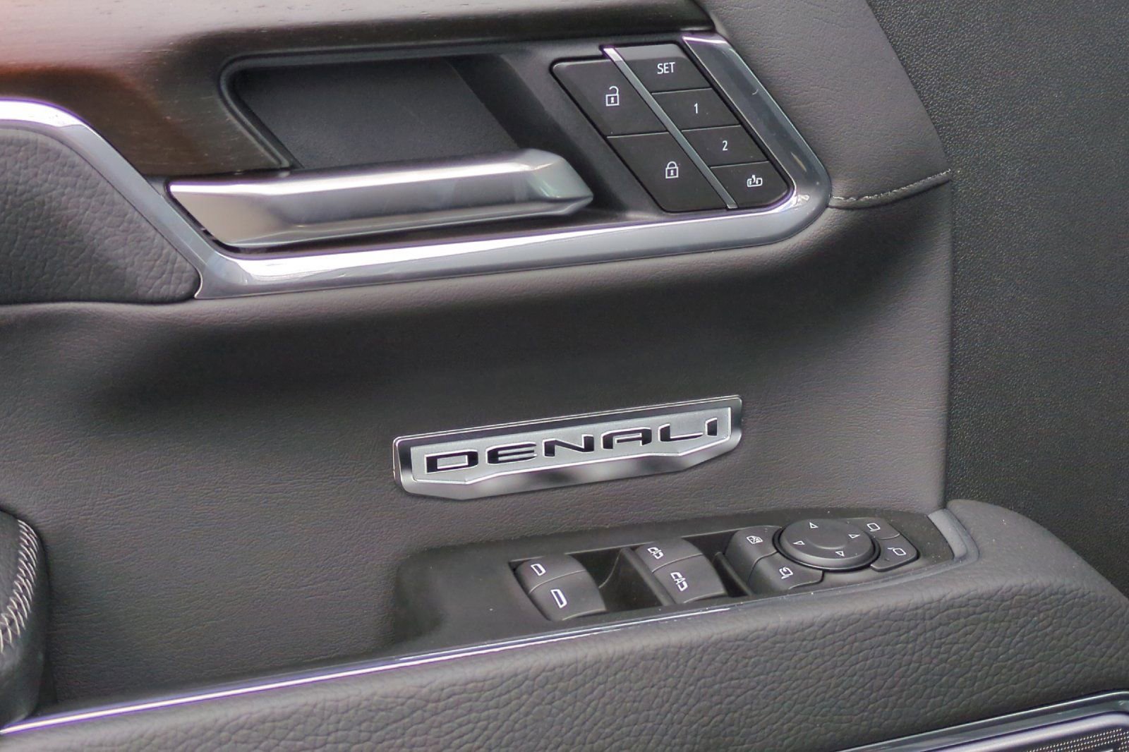 Used 2026 GMC Sierra 1500 Denali w/ Technology Package AWD/4WD image 11