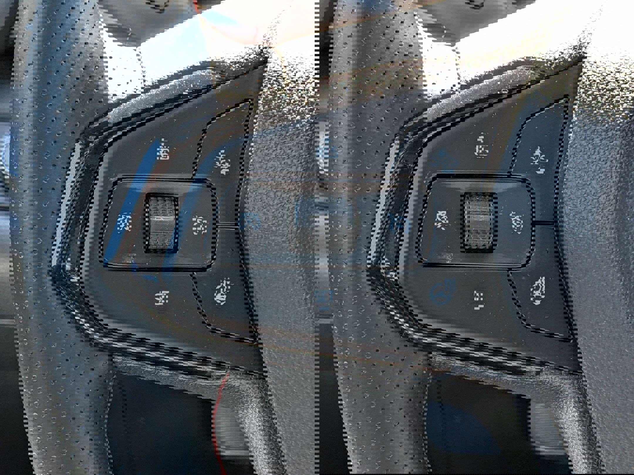 Used 2024 Chevrolet Trax RS w/ Sunroof Package image 17