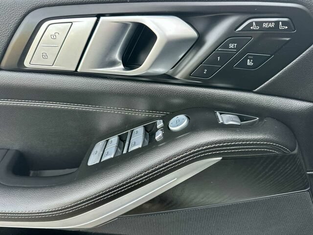 Used 2022 BMW X7 xDrive40i AWD/4WD image 11