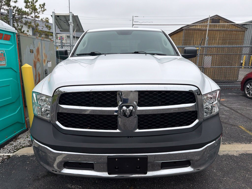 Used 2020 RAM 1500 4x4 Crew Cab Classic w/ Chrome Appearance Group image 9