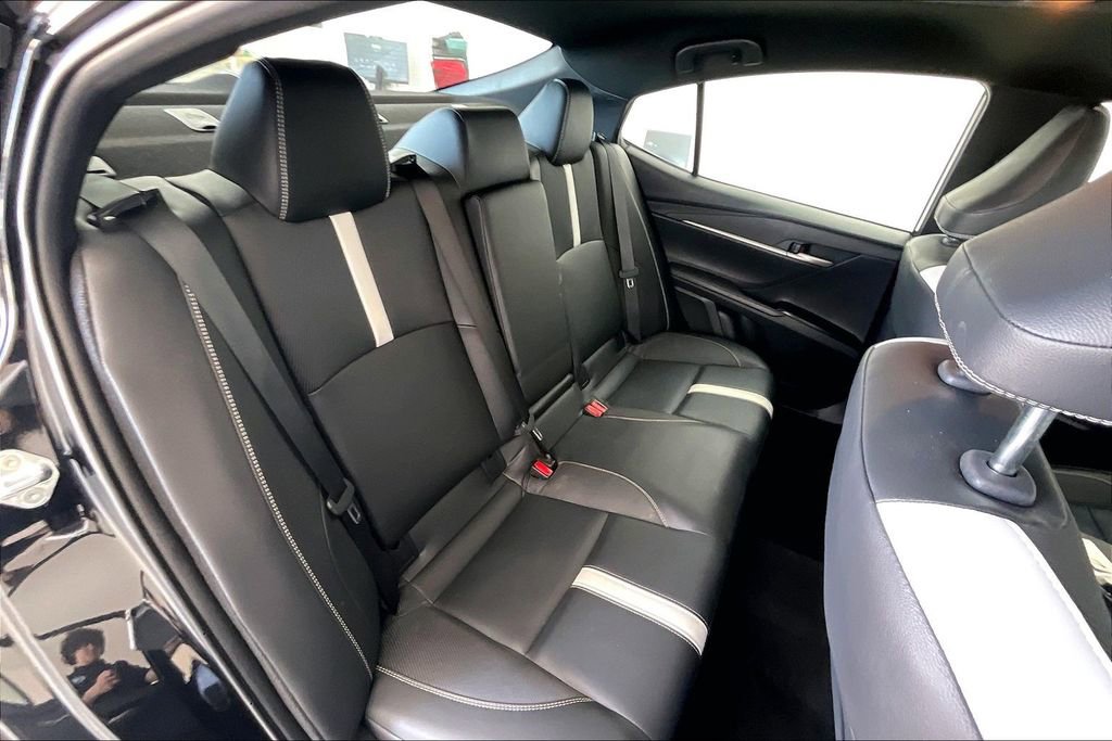 Used 2025 Toyota Camry SE image 36