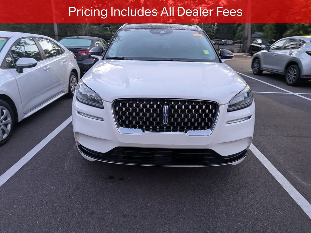 Used 2022 Lincoln Corsair Grand Touring AWD/4WD image 2