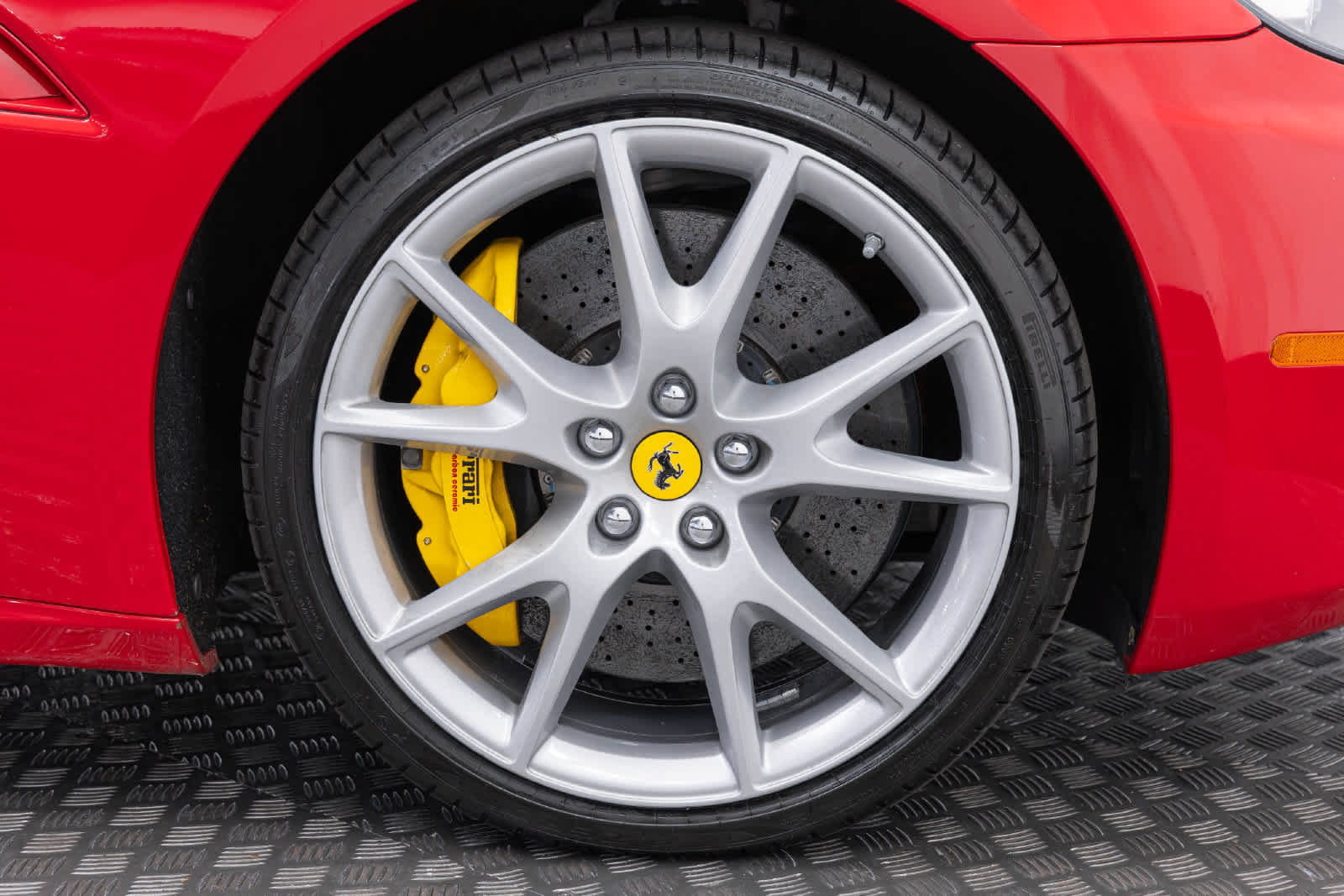 Used 2010 Ferrari California RWD image 53