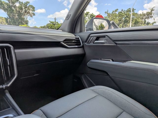 Used 2025 GMC Acadia AT4 AWD/4WD image 21