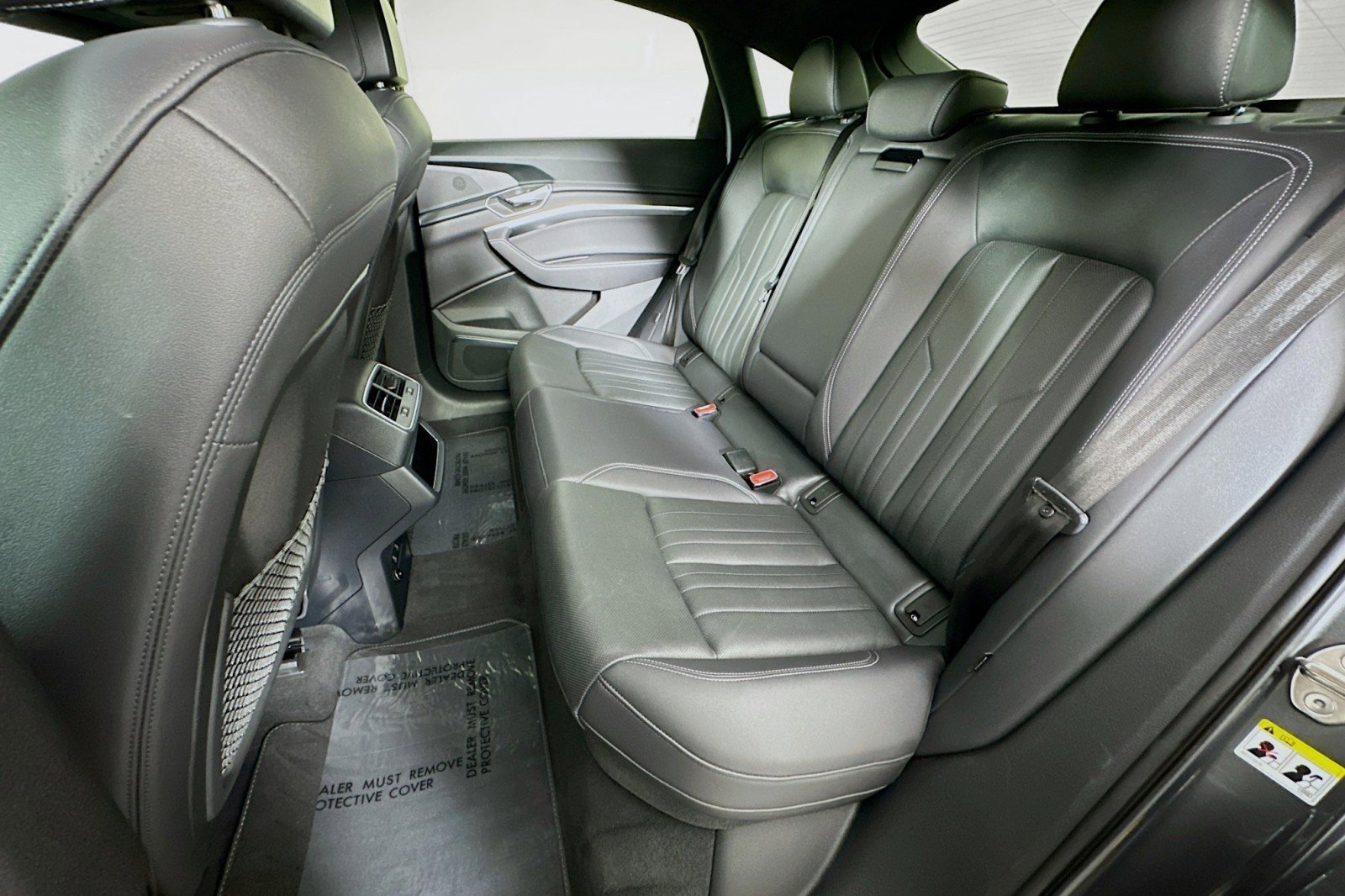 Used 2023 Audi e-tron Premium Plus w/ Premium Plus Package image 9