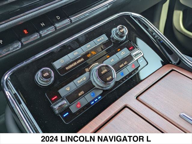 Used 2024 Lincoln Navigator L Reserve AWD/4WD image 18