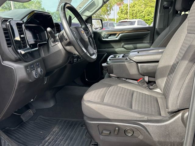 Used 2025 Chevrolet Silverado 1500 LT image 11