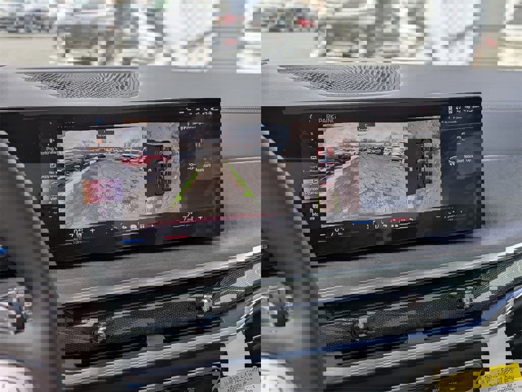 New 2025 BMW X7 xDrive40i w/ Premium Package image 26